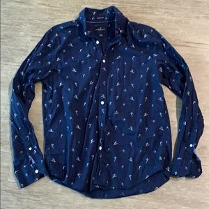 American Eagle Blue Button Down w/ skiers designs